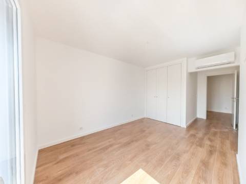 Apartamento T3 Novo | Acabamentos de Qualidade | Loures