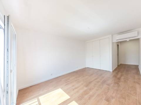 Apartamento T3 Novo | Acabamentos de Qualidade | Loures
