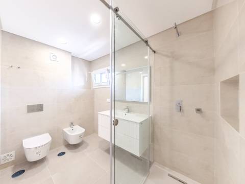 Apartamento T3 Novo | Acabamentos de Qualidade | Loures