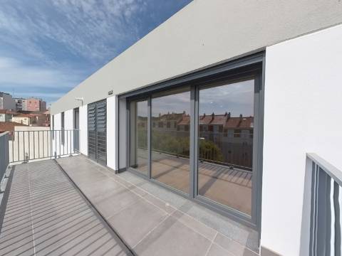 Apartamento T3 Novo | Acabamentos de Qualidade | Loures