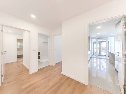 Apartamento T2 | Acabamentos de Qualidade | Loures