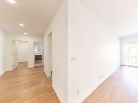 Apartamento T2 | Acabamentos de Qualidade | Loures