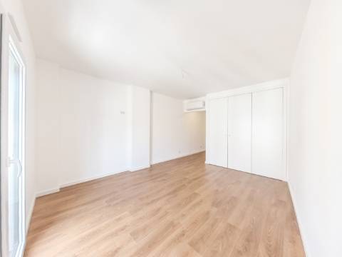 Apartamento T2 | Acabamentos de Qualidade | Loures