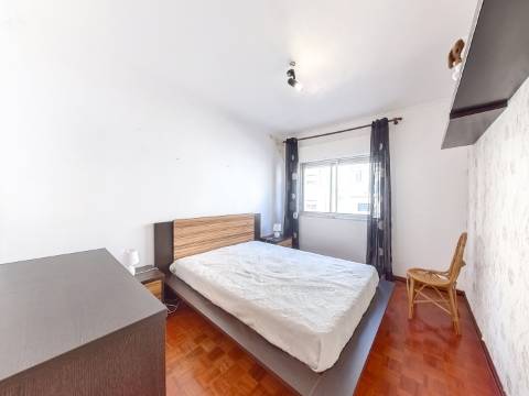 Exclusivo GMG Imobiliária | T2 Luminoso e Bem Estimado | Amadora - São Brás