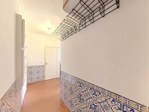 Exclusivo GMG Imobiliária | T2 Luminoso e Bem Estimado | Amadora - São Brás