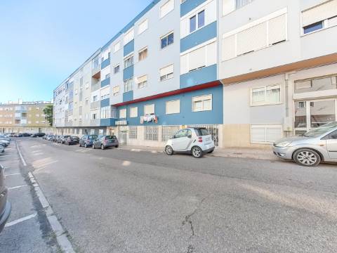 Exclusivo GMG Imobiliária | T2 Luminoso e Bem Estimado | Amadora - São Brás