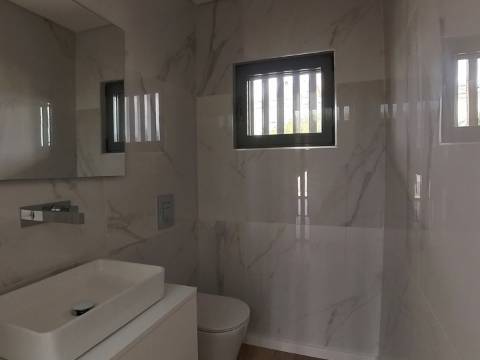 Moradia T4 em Condomínio Exclusivo | Fanqueiro, Loures