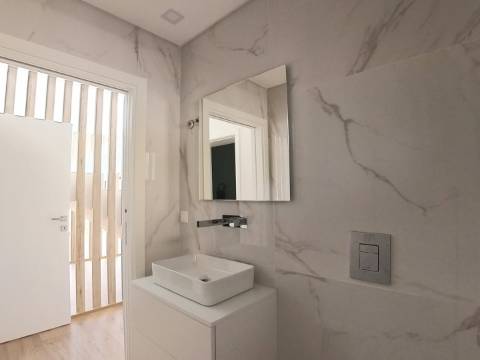 Moradia T4 em Condomínio Exclusivo | Fanqueiro, Loures