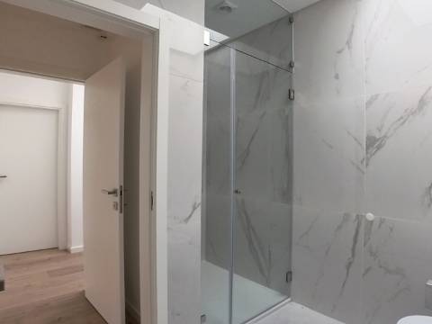 Moradia T4 em Condomínio Exclusivo | Fanqueiro, Loures