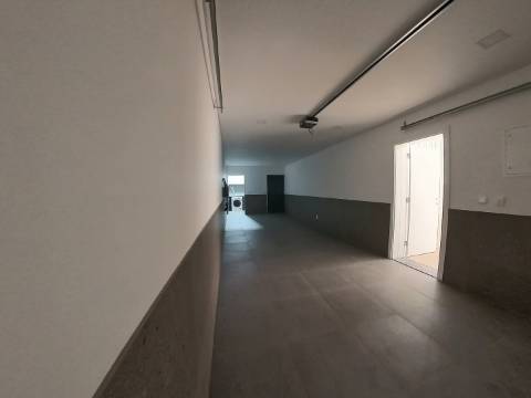 Moradia T4 em Condomínio Exclusivo | Fanqueiro, Loures