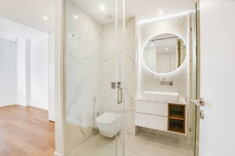 Excelente apartamento T2 totalmente remodelado, com acabamentos modernos e de elevada qualidade | Centro de Odivelas.