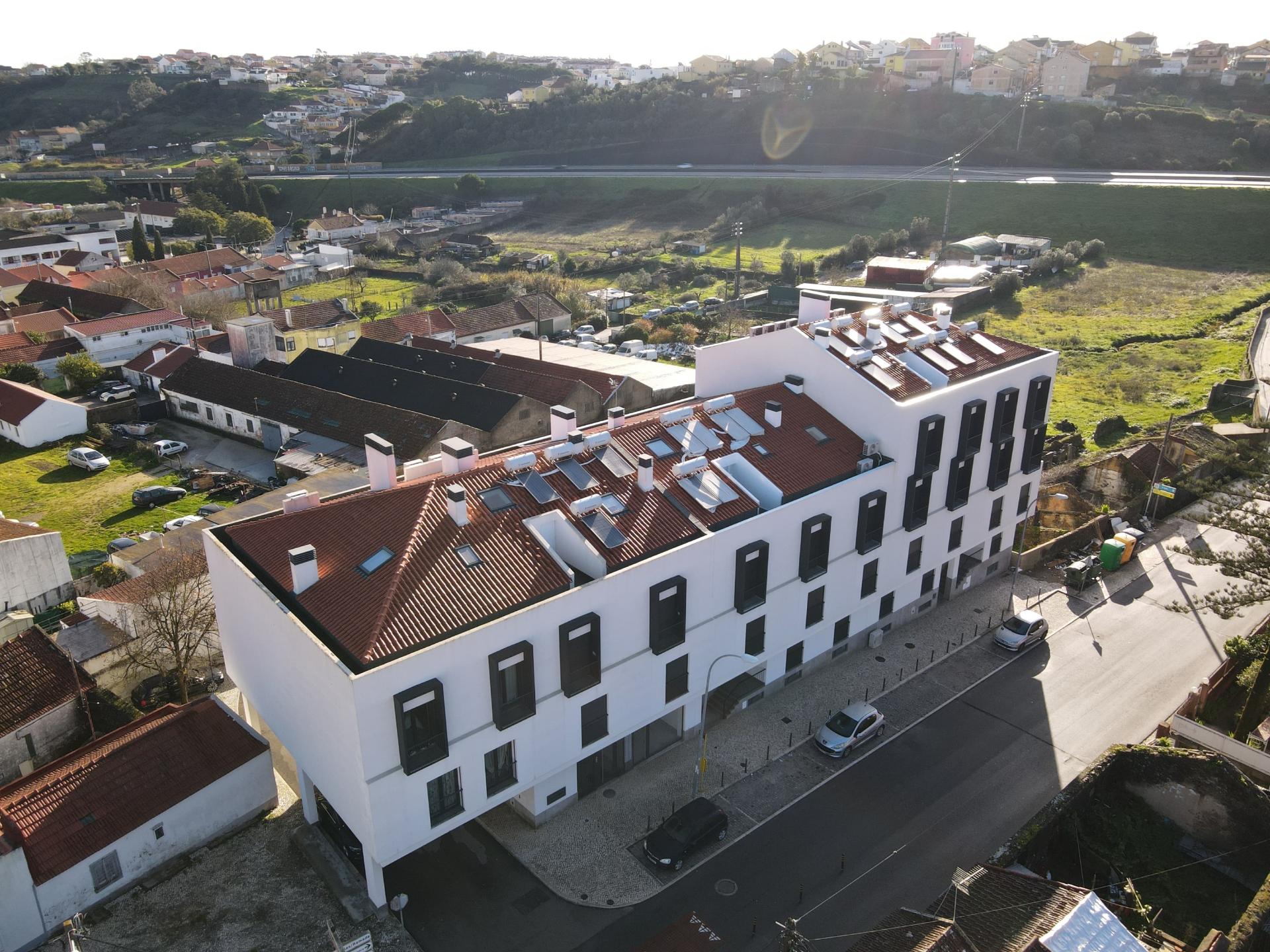 Excelente Apartamento T4 localizado no Centro de Caneças