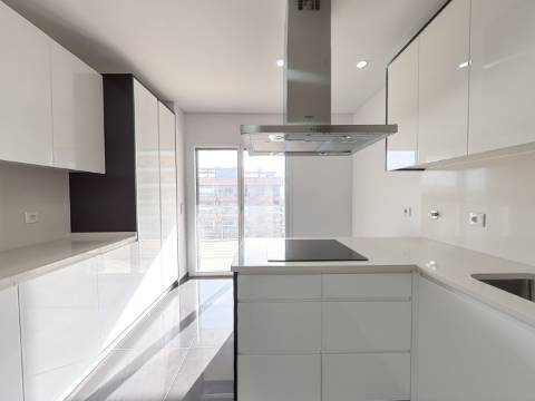 Apartamento T3 na Urbanização Colinas do Cruzeiro, Odivelas.