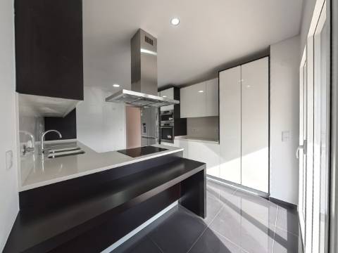 Apartamento T3 na Urbanização Colinas do Cruzeiro, Odivelas.