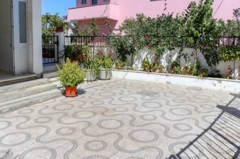 Loja ou Armazém com 128m2 no Casal Novo em Caneças - Odivelas