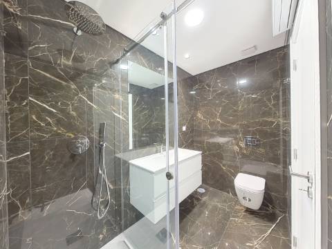 Excelente Apartamento T4 localizado no Centro de Caneças