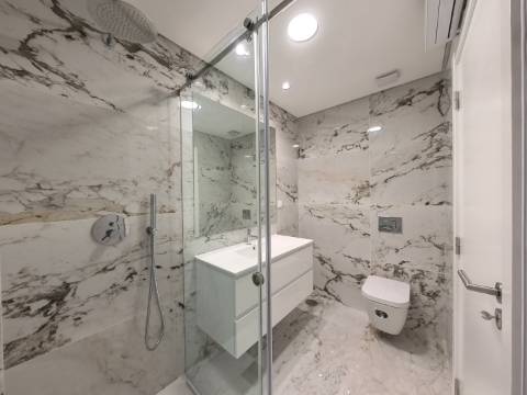 Elegante Apartamento T3 localizado no Centro de Caneças