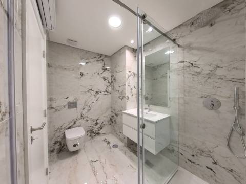 Magnífico Apartamento T3+2 Duplex localizado no centro de Caneças