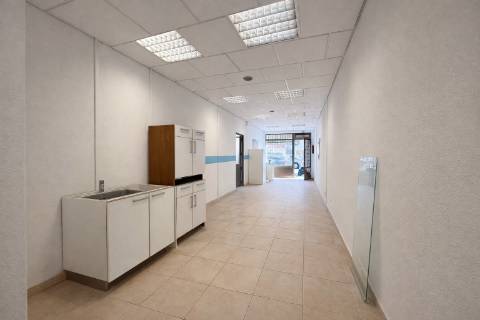 Loja com garagem | Caneças- Ponte da Bica