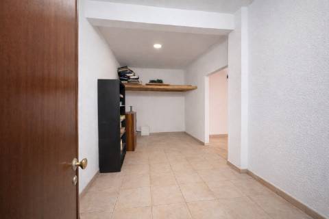 Loja com garagem | Caneças- Ponte da Bica