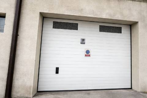 Loja com garagem | Caneças- Ponte da Bica