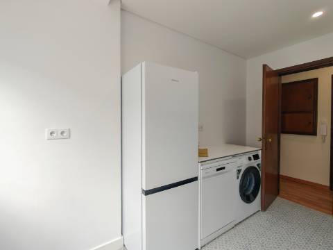 Apartamento T2 Remodelado no Centro de Odivelas | Avenida Dom Dinis