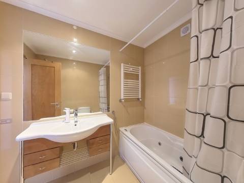 Excelente apartamento T2 com garagem e arrecadação na Ribeirada, Odivelas