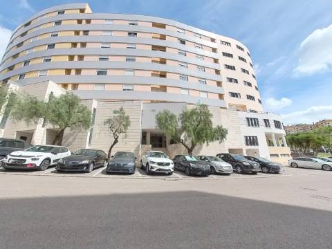 Excelente apartamento T2 com garagem e arrecadação na Ribeirada, Odivelas