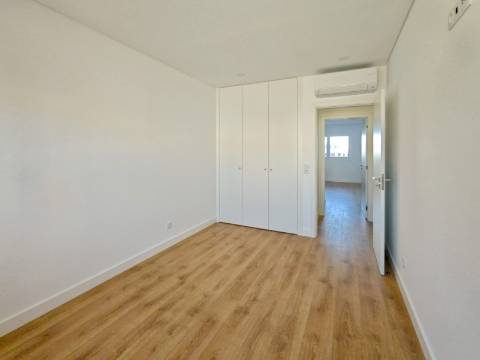 Apartamento Novo T3 com Garagem em Paradela, Santo António dos Cavaleiros