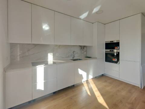 Apartamento Novo T3 com Garagem em Paradela, Santo António dos Cavaleiros