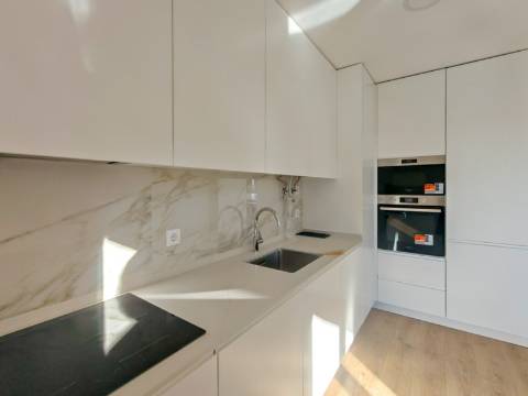 Apartamento Novo T3 com Garagem em Paradela, Santo António dos Cavaleiros