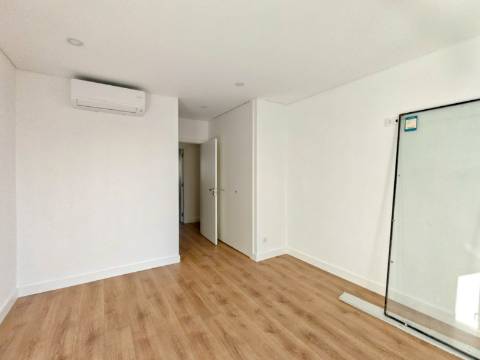 Apartamento Novo T3 com Garagem em Paradela, Santo António dos Cavaleiros