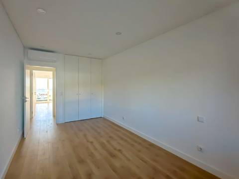 Apartamento Novo T3 com Garagem em Paradela, Santo António dos Cavaleiros