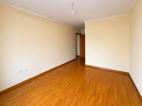 Apartamento T2 com vista rio na Quinta da Fonte da Prata | Alhos Vedros - Moita