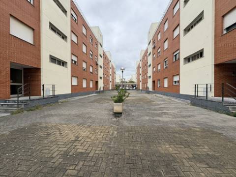Apartamento T2 com vista rio na Quinta da Fonte da Prata | Alhos Vedros - Moita