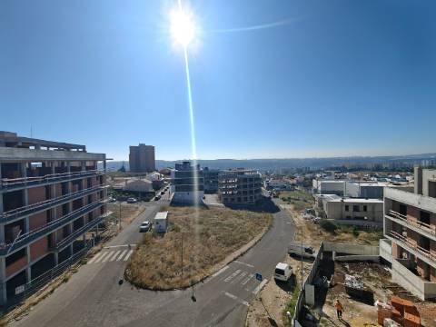 Apartamento Novo T3 com Garagem na Paradela, Santo António dos Cavaleiros