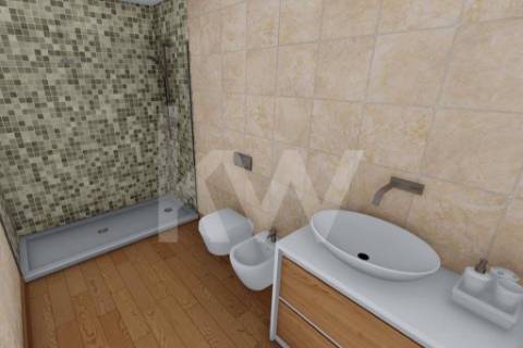 Moradia inserida em condomínio fechado em zona privilegiada