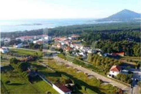 Lote totalmente infraestruturado em Moledo (S.ª Pé da Cruz)