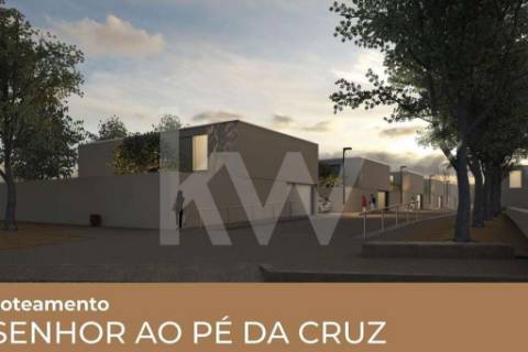 Lote totalmente infraestruturado em Moledo (S.ª Pé da Cruz)