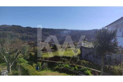 Terreno com viabilidade de Construção em Infesta (100m da capela de São Sebastião)