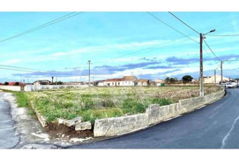 FANTÁSTICO TERRENO URBANIZÁVEL COM 3.560 M2, LOCALIZADO EM VÁLEGA (OVAR)