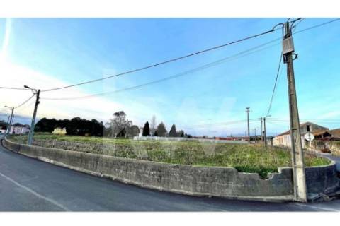 FANTÁSTICO TERRENO URBANIZÁVEL COM 3.560 M2, LOCALIZADO EM VÁLEGA (OVAR)