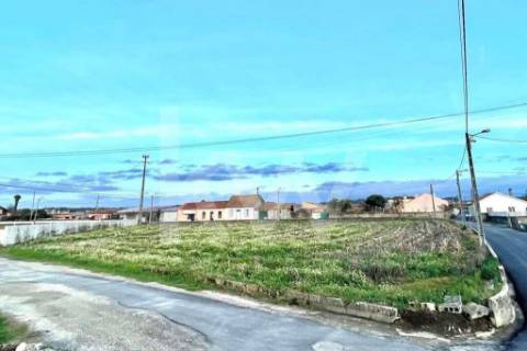 FANTÁSTICO TERRENO URBANIZÁVEL COM 3.560 M2, LOCALIZADO EM VÁLEGA (OVAR)