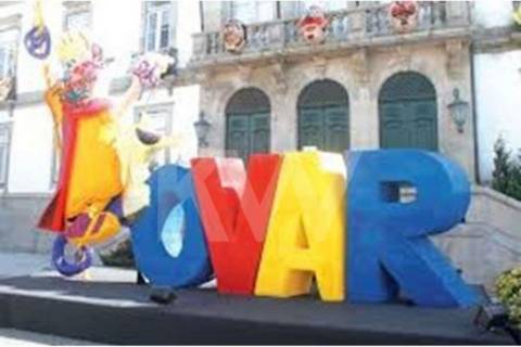 FANTÁSTICO TERRENO URBANIZÁVEL COM 3.560 M2, LOCALIZADO EM VÁLEGA (OVAR)