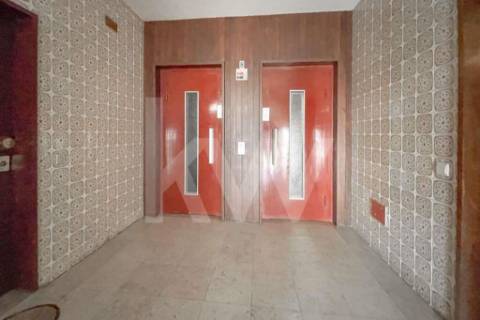 APARTAMENTO REMODELADO T4 COM 3 SUÍTES, 3 VARANDAS E GARAGEM, EM PLENA AV. DA REPÚBLICA