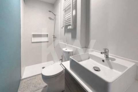 APARTAMENTO REMODELADO T4 COM 3 SUÍTES, 3 VARANDAS E GARAGEM, EM PLENA AV. DA REPÚBLICA