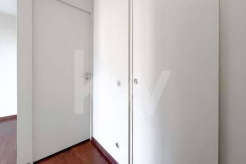 APARTAMENTO REMODELADO T4 COM 3 SUÍTES, 3 VARANDAS E GARAGEM, EM PLENA AV. DA REPÚBLICA