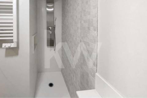 APARTAMENTO REMODELADO T4 COM 3 SUÍTES, 3 VARANDAS E GARAGEM, EM PLENA AV. DA REPÚBLICA