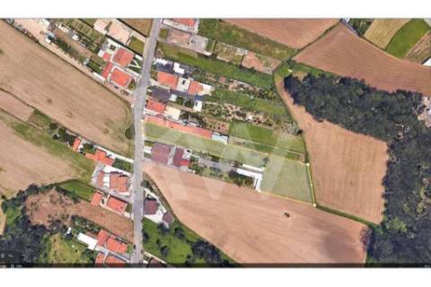 GRANDE LOTE DE TERRENO LOCALIZADO EM ZONA RESIDENCIAL, ARADA (OVAR)