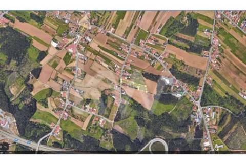 GRANDE LOTE DE TERRENO LOCALIZADO EM ZONA RESIDENCIAL, ARADA (OVAR)